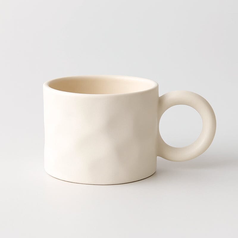 Caneca de Cerâmica com Design Orgânico e Alça Circular Caneca de Cerâmica com Design Orgânico e Alça Circular Doca Branca