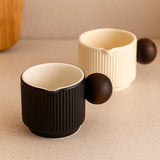 Copo Medidor de Café em Cerâmica com Alça de Madeira 90ml Copo Medidor de Café em Cerâmica com Alça de Madeira 90ml Doca