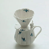 Kit Coador de Café e Jarra em Cerâmica Pétalas Pintado à Mão - 280ml Kit Coador de Café e Jarra em Cerâmica Pétalas Pintado à Mão - 280ml Doca