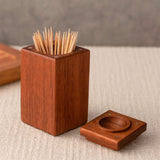Porta-palitos de Madeira com Tampa Magnética Porta-palitos de Madeira com Tampa Magnética Doca
