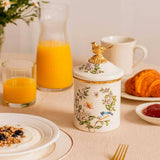 Pote de Cerâmica Decorado com Tampa e Detalhe Dourado Pote de Cerâmica Decorado com Tampa e Detalhe Dourado Doca