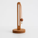 Suporte de Madeira para Papel Toalha com Esfera Decorativa Suporte de Madeira para Papel Toalha com Esfera Decorativa Doca