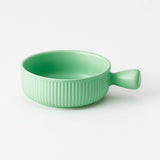 Travessa de Cerâmica com Cabo e Acabamento Pastel Travessa de Cerâmica com Cabo e Acabamento Pastel Doca Verde