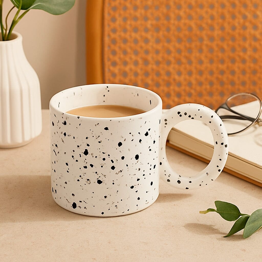 Caneca de Cerâmica com Pintura Salpicada e Alça Redonda Caneca de Cerâmica com Pintura Salpicada e Alça Redonda Doca 