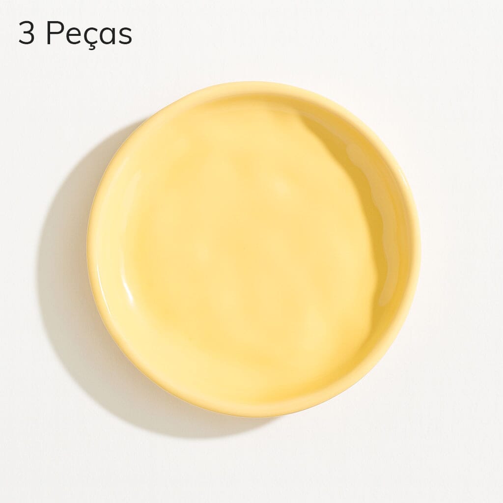 Conjunto de Pratos de Sobremesa em Cerâmica Colorida 3 Peças Conjunto de Pratos de Sobremesa em Cerâmica Colorida 3 Peças Doca Amarelo 