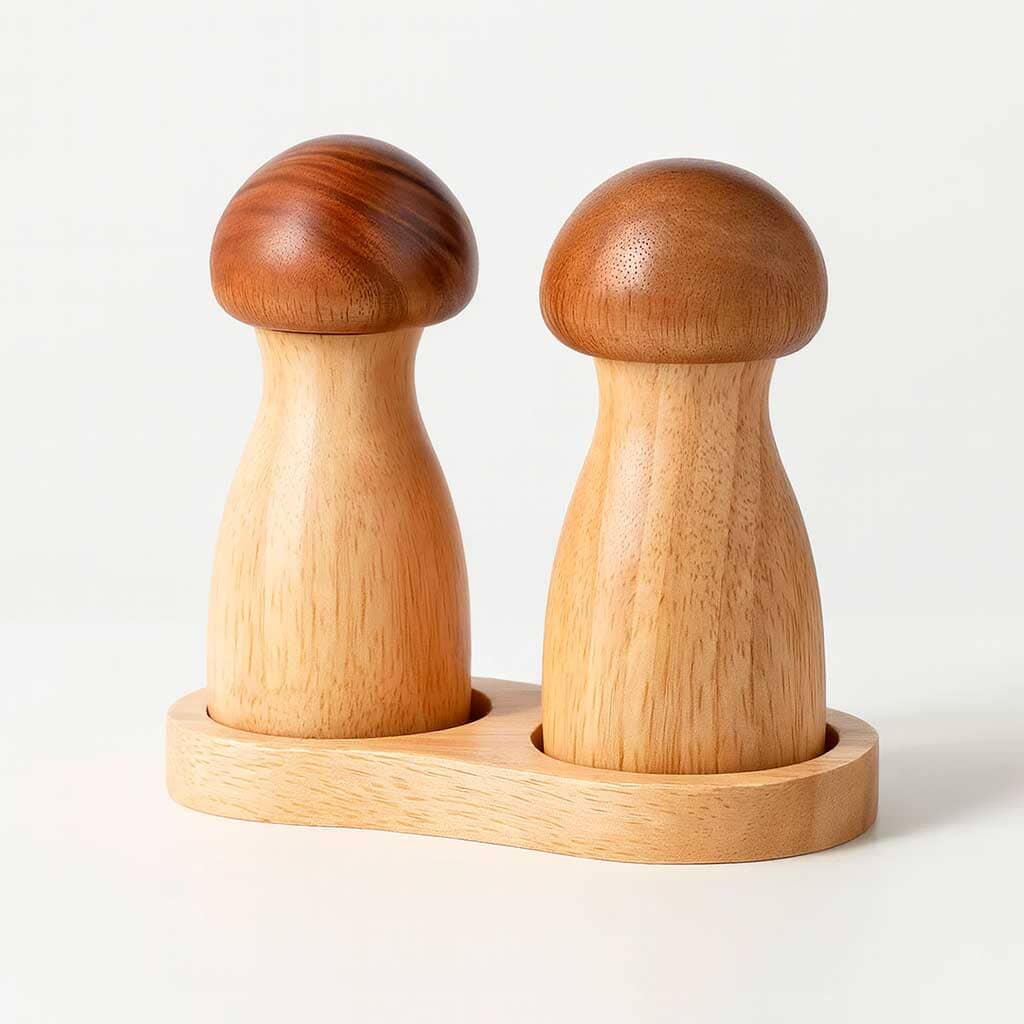 Conjunto Moedor de Sal e Pimenta em Madeira Formato Cogumelo com Base Conjunto Moedor de Sal e Pimenta em Madeira Formato Cogumelo com Base Doca Conjunto com 2 peças e suporte 