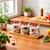 Conjunto Porta Temperos de Cerâmica Estampada com Base de Madeira Conjunto Porta Temperos de Cerâmica Estampada com Base de Madeira Doca 