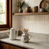 Kit Coador de Café e Jarra em Cerâmica Pétalas Pintado à Mão - 280ml Kit Coador de Café e Jarra em Cerâmica Pétalas Pintado à Mão - 280ml Doca 