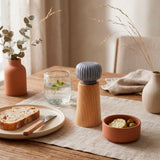 Moedor Manual em Madeira e Cerâmica Canelada Estilo Nórdico Moedor Manual em Madeira e Cerâmica Canelada Estilo Nórdico Doca 
