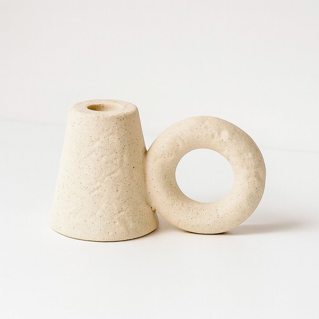 Porta Velas de Cerâmica com Design Escultórico Porta Velas de Cerâmica com Design Escultórico Doca Branco 